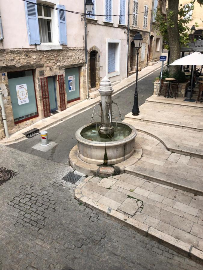 Fontaine Apartment Aups Luaran gambar
