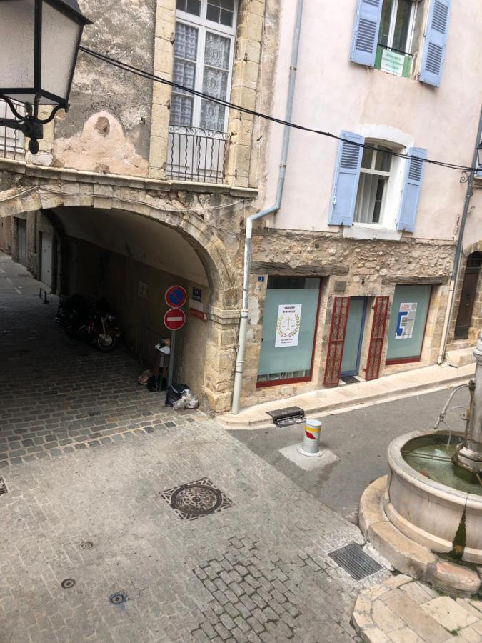 Fontaine Apartment Aups Luaran gambar