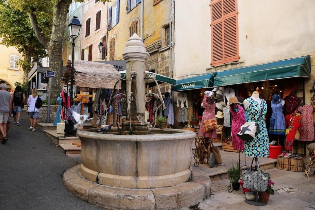 Fontaine Apartment Aups Luaran gambar