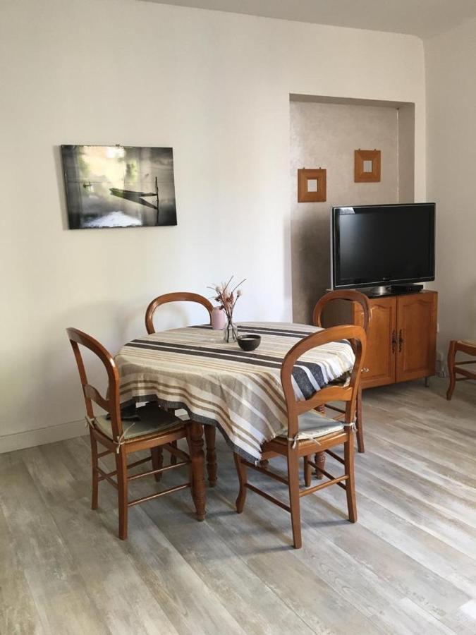 Fontaine Apartment Aups Luaran gambar