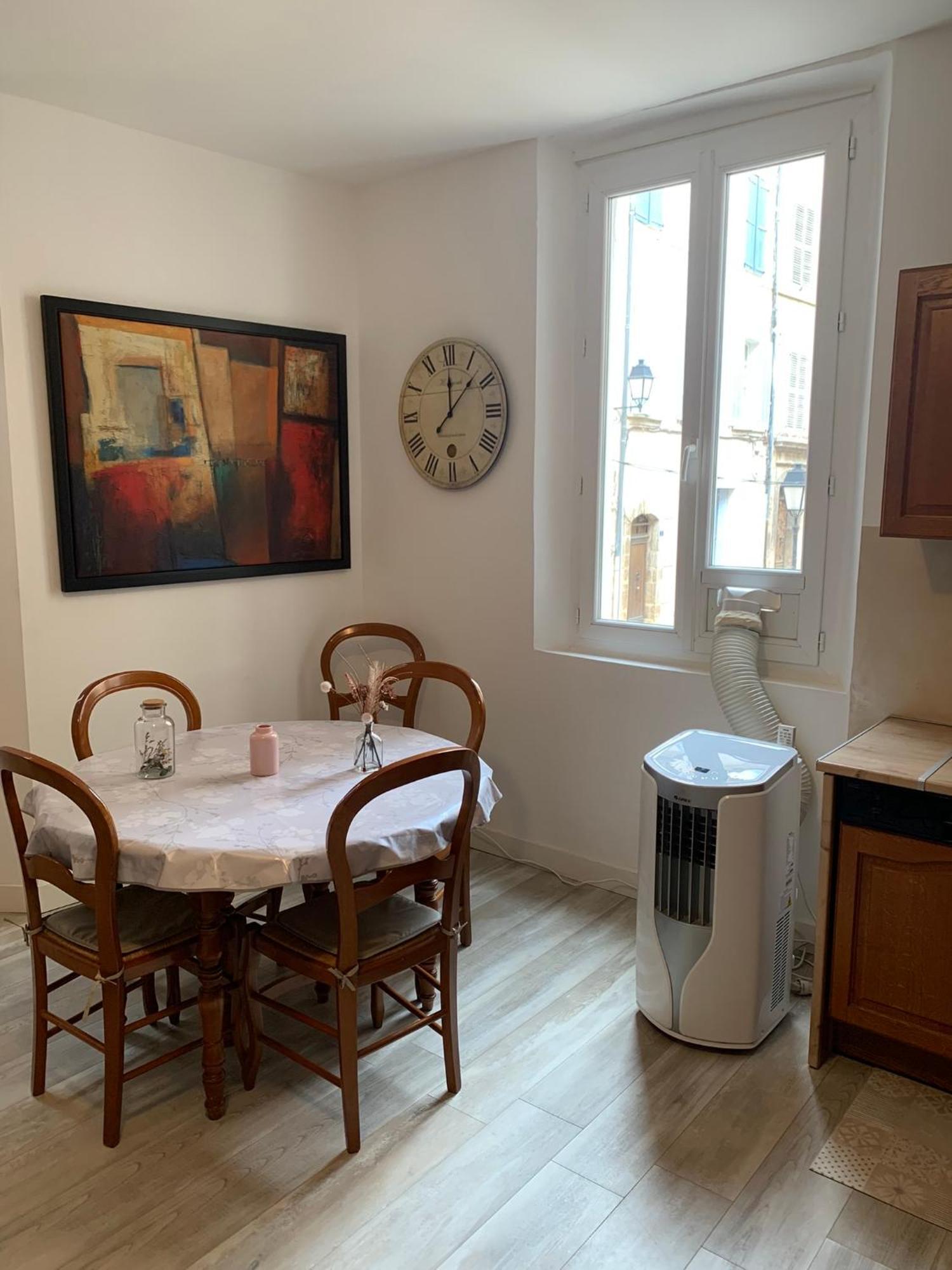 Fontaine Apartment Aups Luaran gambar