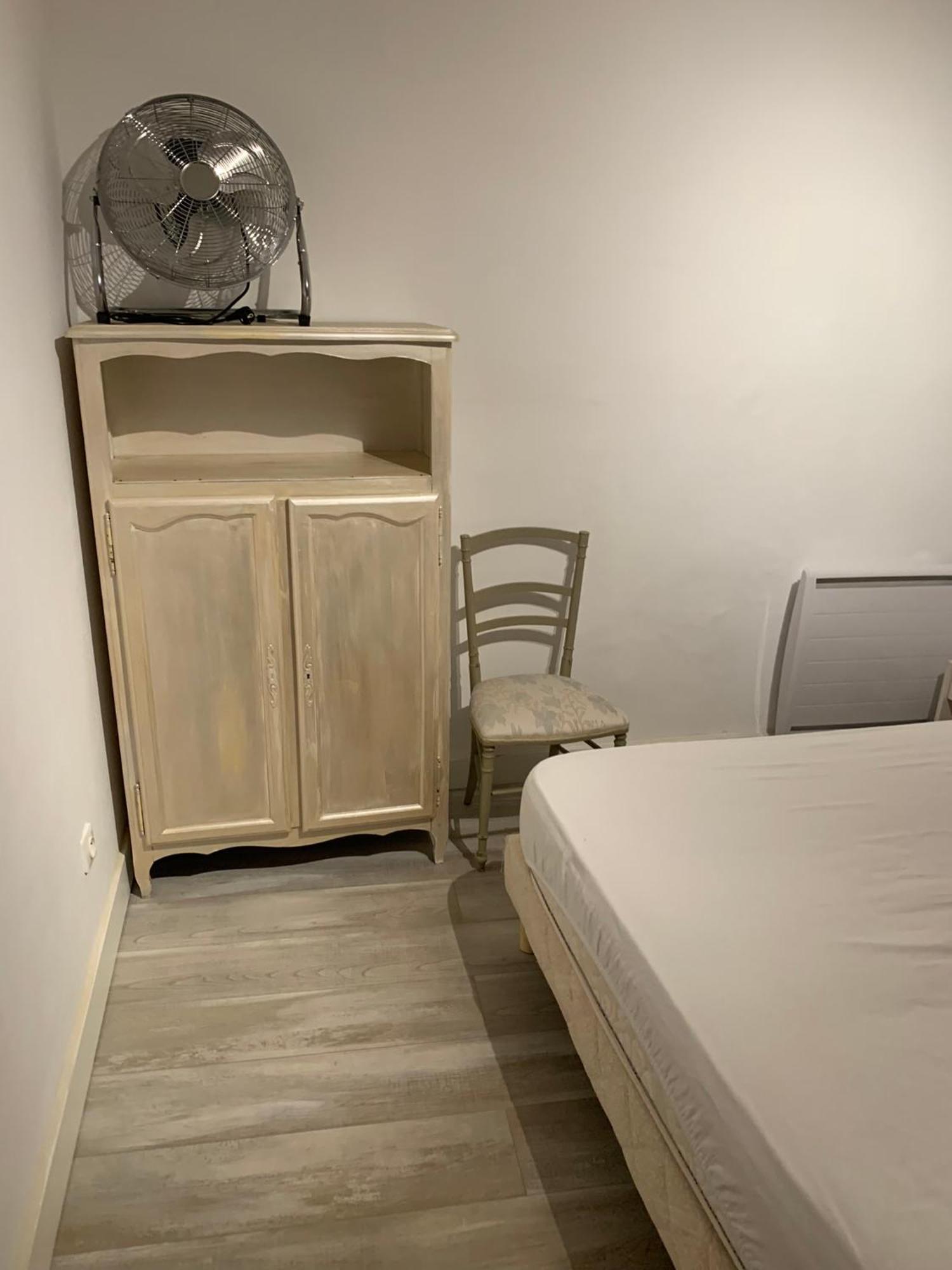 Fontaine Apartment Aups Luaran gambar