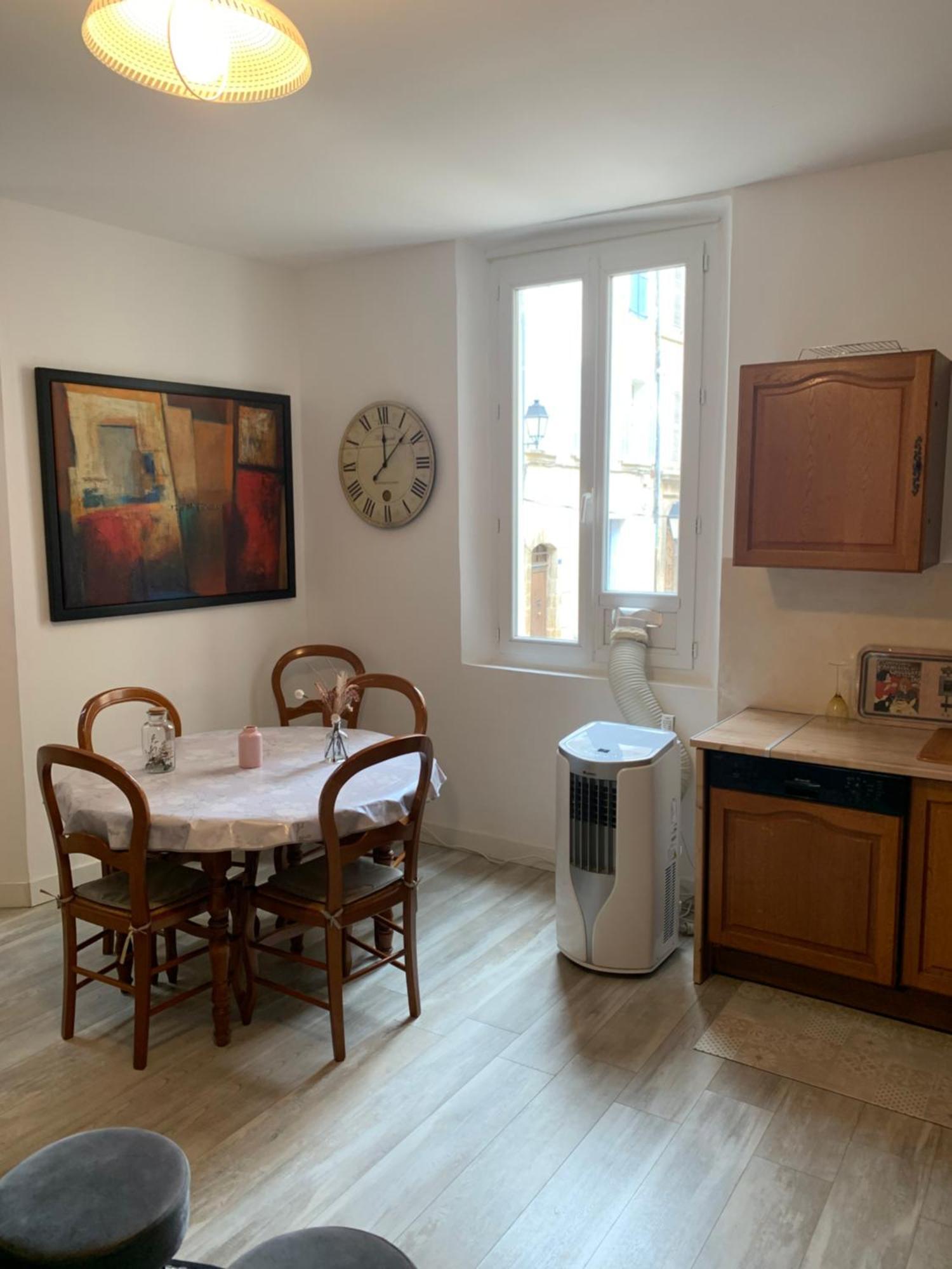 Fontaine Apartment Aups Luaran gambar